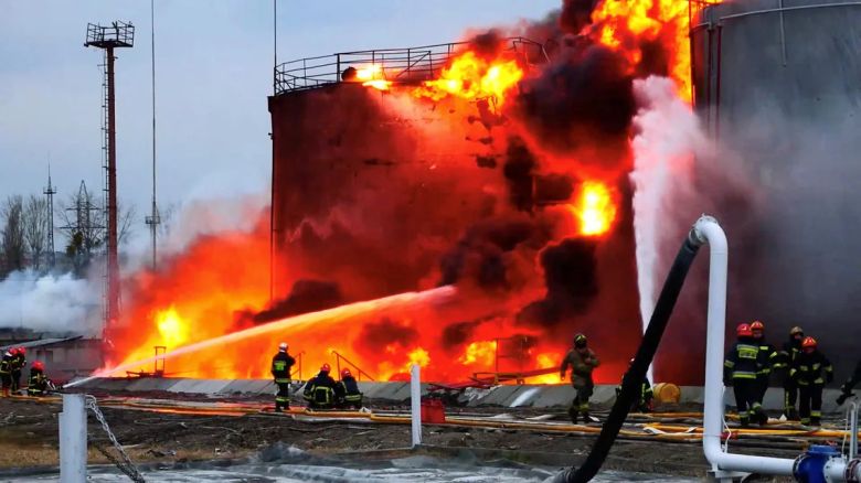 Ucrania alertó que las tropas de Putin están concentrando sus ataques en almacenes de alimentos y combustible