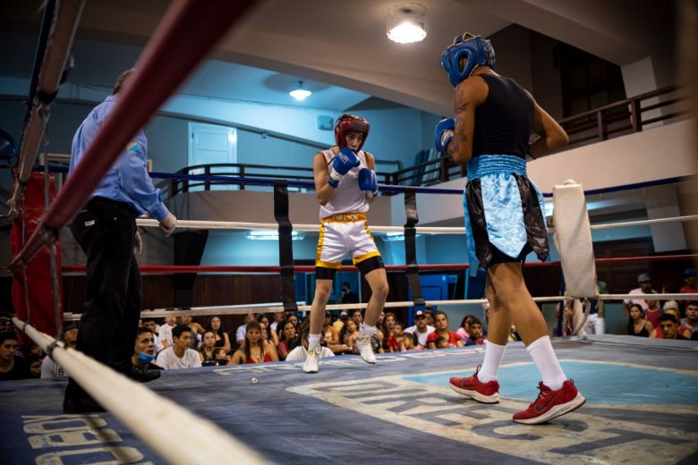 Viernes de boxeo promocional en el Centro 11