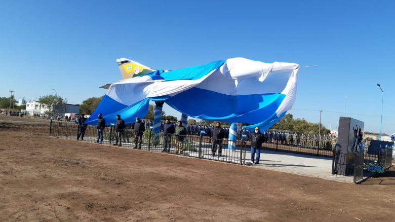 40° Aniversario de Malvinas: Llamosas y los intendentes del Gran Río Cuarto encabezaron los actos conmemorativos