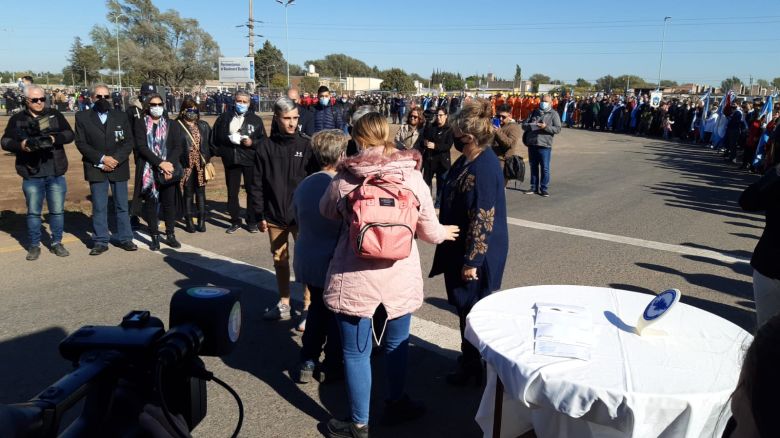 40° Aniversario de Malvinas: Llamosas y los intendentes del Gran Río Cuarto encabezaron los actos conmemorativos