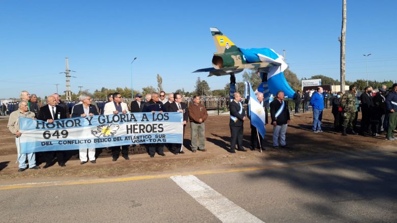 40° Aniversario de Malvinas: Llamosas y los intendentes del Gran Río Cuarto encabezaron los actos conmemorativos