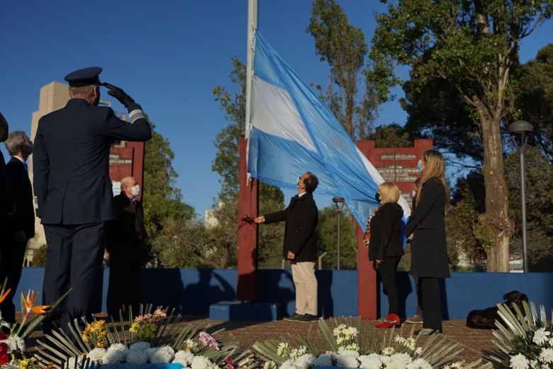 40° Aniversario de Malvinas: Llamosas y los intendentes del Gran Río Cuarto encabezaron los actos conmemorativos