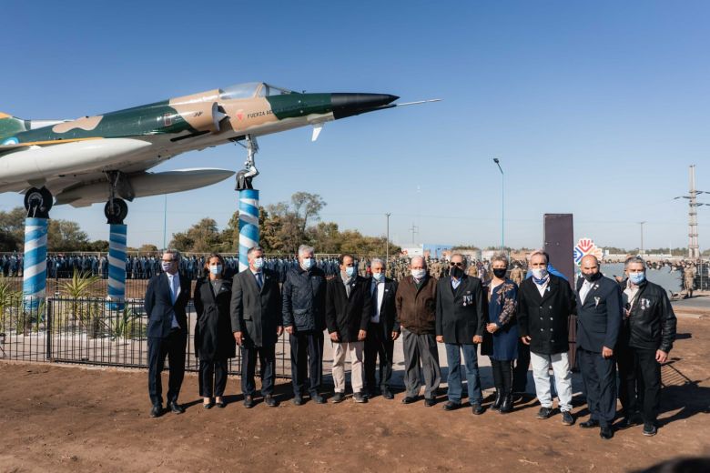 40° Aniversario de Malvinas: Llamosas y los intendentes del Gran Río Cuarto encabezaron los actos conmemorativos