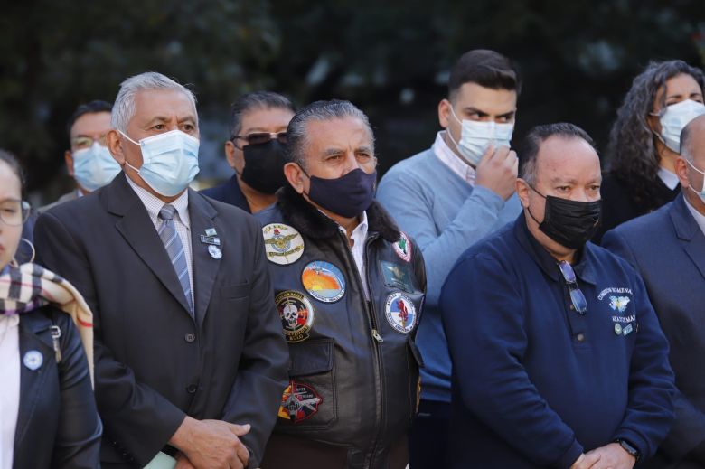 Schiaretti: "Todos los argentinos tenemos que rendirles homenaje a nuestros héroes de Malvinas"