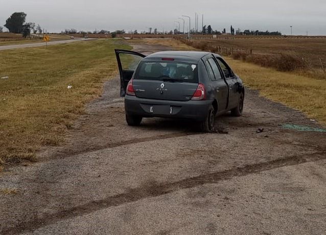 Dos automóviles volcaron sobre la Ruta Nacional 8