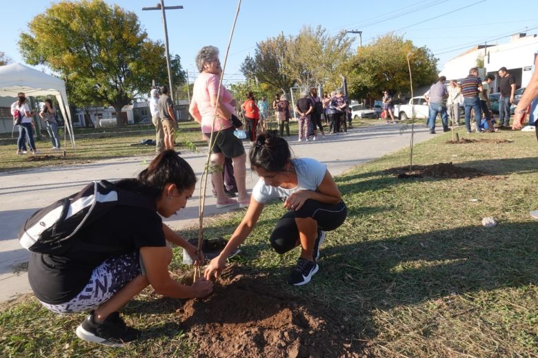 "Forestando Mi Ciudad": comenzaron las actividades en el barrio San Eduardo