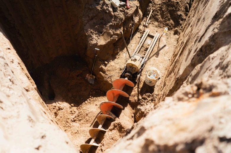 Colector Noreste: avanzan la obra que dotará de cloacas a 12 barrios de Banda Norte