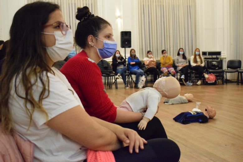 Educación: Comenzó el curso de RCP destinado a Jardines Maternales de la ciudad