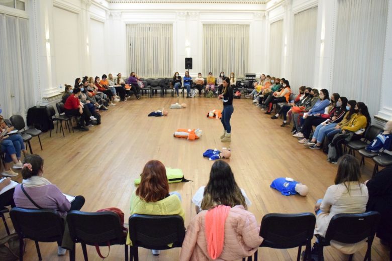 Educación: Comenzó el curso de RCP destinado a Jardines Maternales de la ciudad