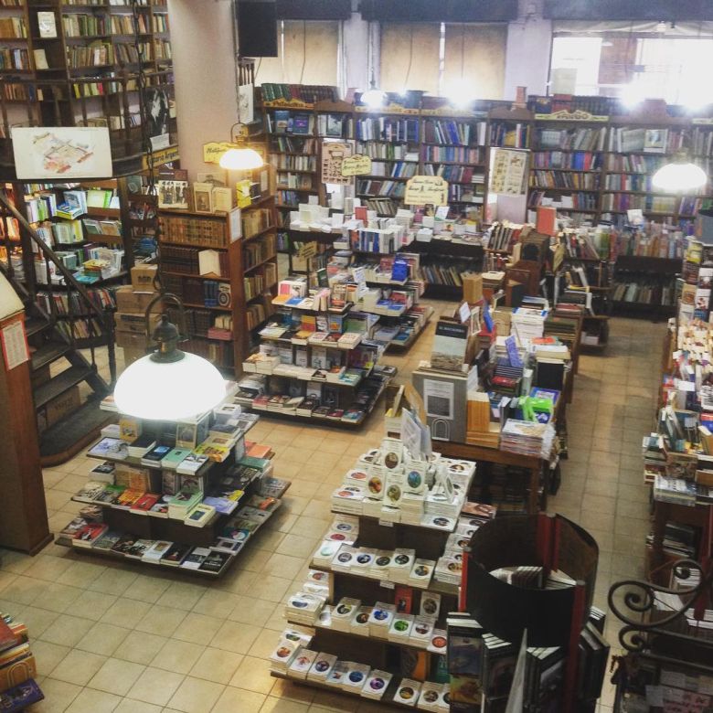 La Mañana del Limón dialogó con el dueño de la librería donde nació la Patria