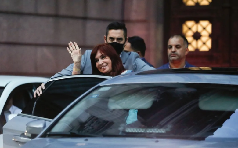 Sobreseyeron a Cristina Kirchner y a más de 100 empresarios en un tramo de la causa cuadernos