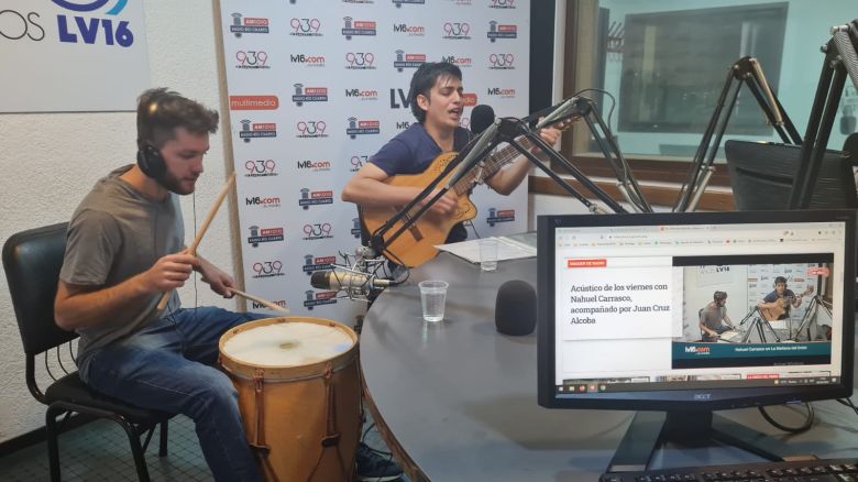 Acústico de los viernes con Nahuel Carrasco, acompañado por Juan Cruz Alcoba