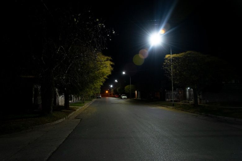 Más Luces Led en Alberdi y Roque Sáenz Peña