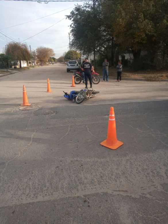 Mujer sufre lesiones de gravedad tras un choque en la ciudad