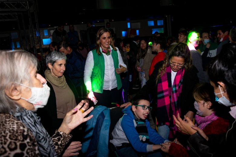 Con más de 200 personas volvió el programa inclusivo “Vamos a Bailar"