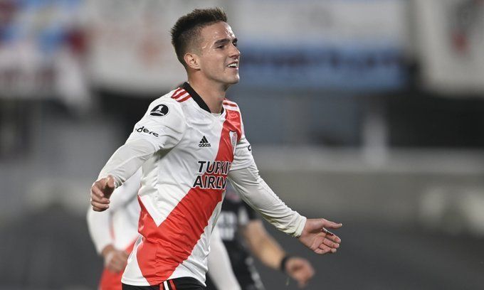 River goleó y aseguró la clasificación 