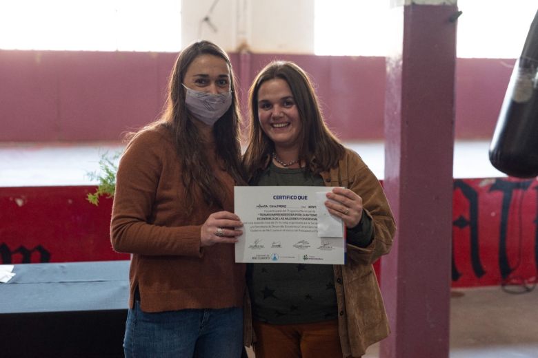 Trama Emprendedora: setenta mujeres y diversidades recibieron su certificado de capacitación