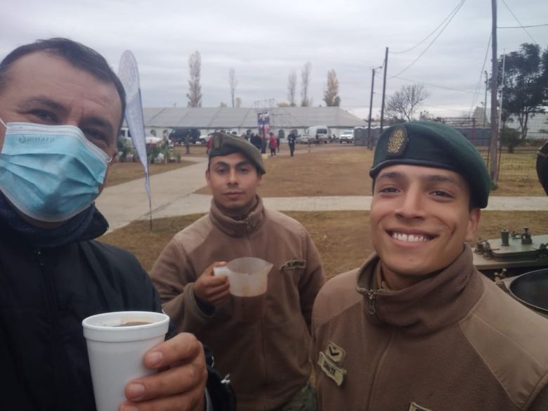 Las Higueras realizó el desfile cívico-militar del 25 de Mayo