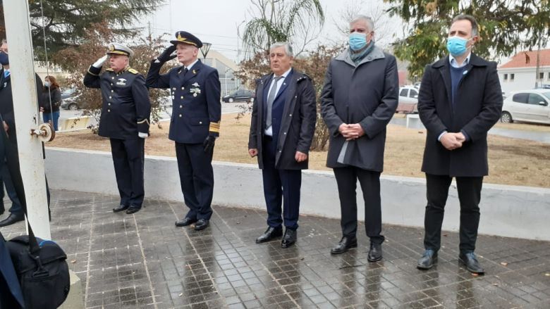 Las Higueras realizó el desfile cívico-militar del 25 de Mayo