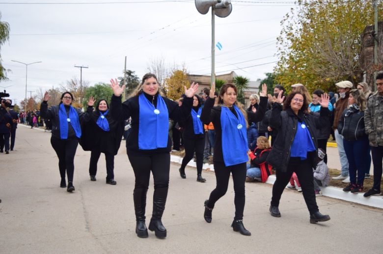 Las Higueras realizó el desfile cívico-militar del 25 de Mayo