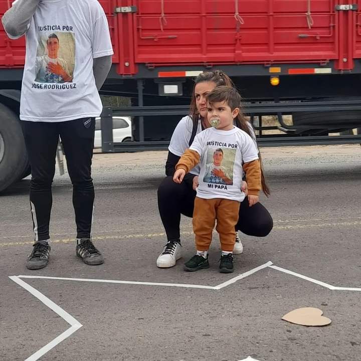 Se pintó una estrella amarilla en homenaje a un joven atropellado en Ruta 8