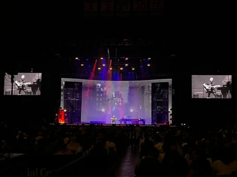 New York: Ricardo Arjona se demoró, y un cordobés lo cubrió cantando folklore ante 20 mil personas