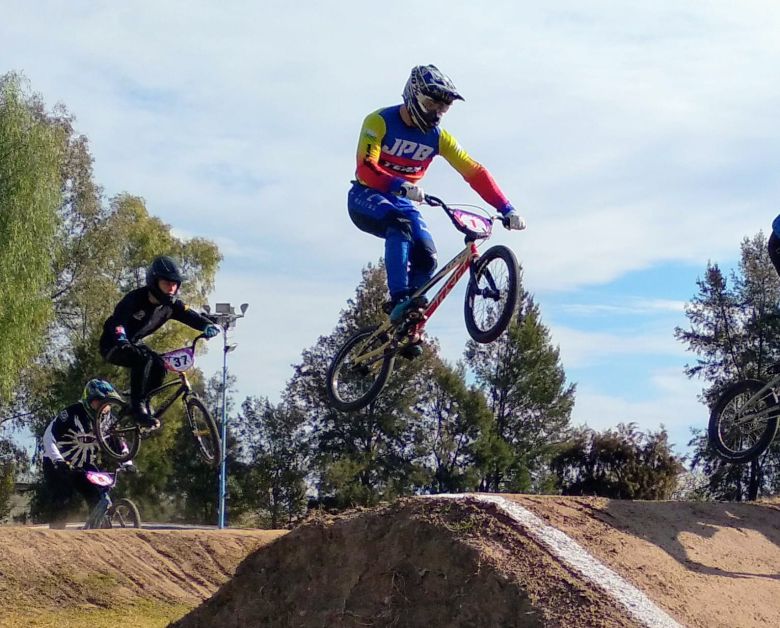 Destacada participación riocuartense en el Provincial de BMX de Villa Dolores