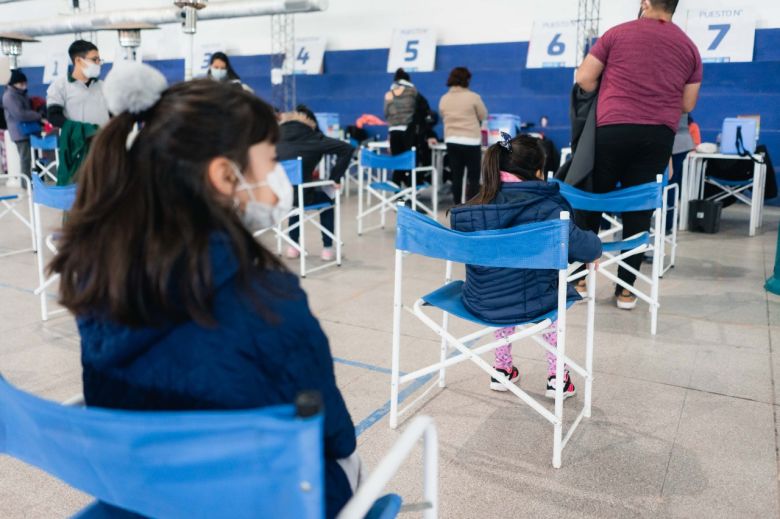 Tercera dosis: Comenzó la vacunación en niños de 5 a 11 años 