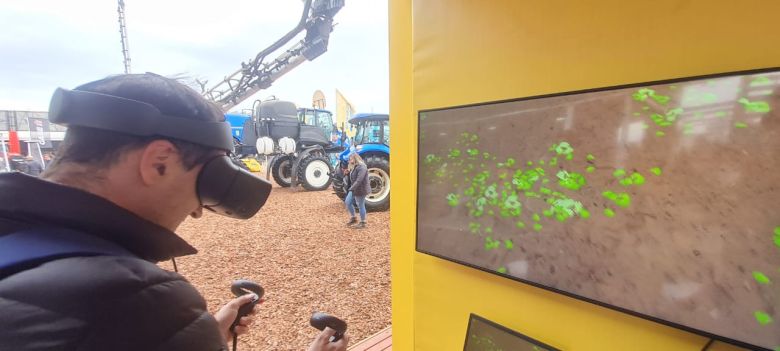 La empresa New Holland capacita a sus mecánicos con realidad virtual 