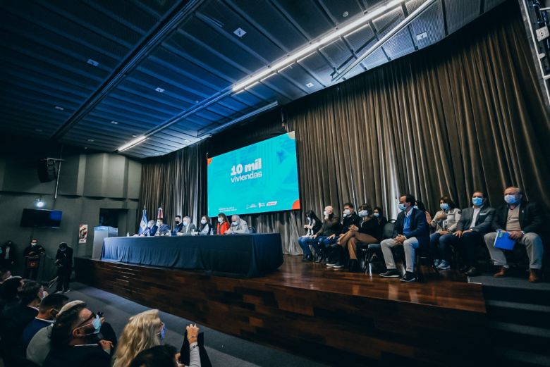 Vivienda Semilla: Llamosas y Schiaretti firmaron un convenio para potenciar el programa en la ciudad