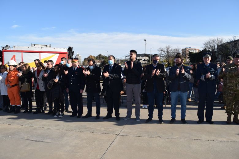 Llamosas encabezó el acto de Bomberos: apoyó a la institución para que tenga una base en Banda Norte