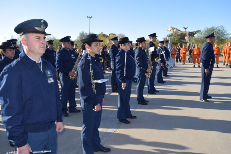 Llamosas encabezó el acto de Bomberos: apoyó a la institución para que tenga una base en Banda Norte