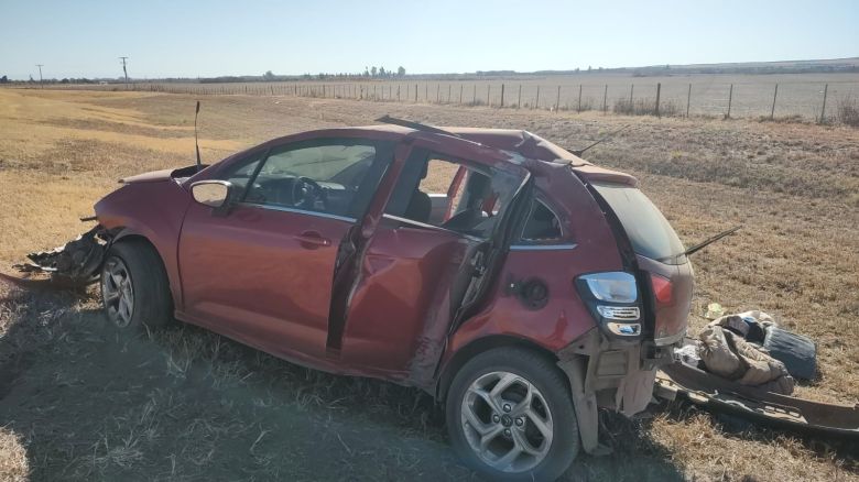 Volcó un auto en la entrada de Alcira Gigena