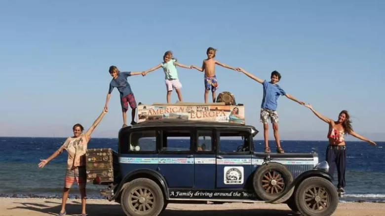 La familia argentina que recorrió el mundo durante 22 años en un auto de 1928