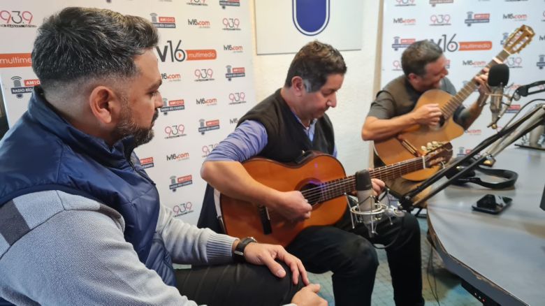 Carlos Toro, en un acústico muy especial, a puro folklore