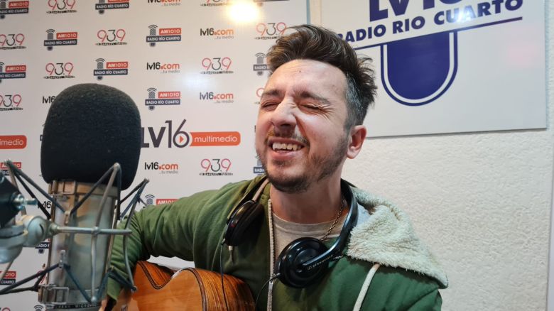 Juan Darze y su trova, en el acústico del viernes 