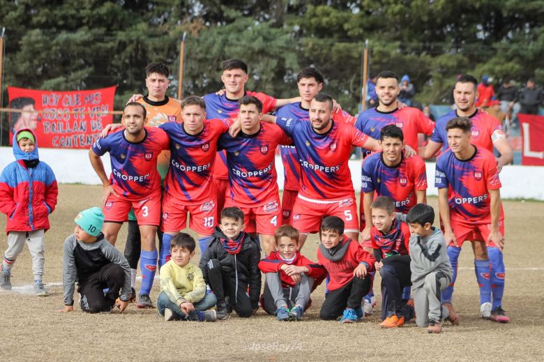 Independiente Dolores lidera en soledad