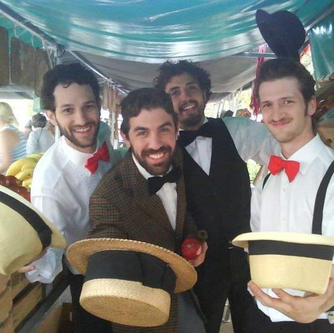 El Cuarteto del Amor hace delivery de serenatas curativas que mejoran la vida 