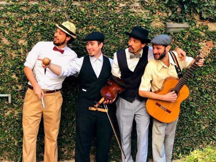 El Cuarteto del Amor hace delivery de serenatas curativas que mejoran la vida 