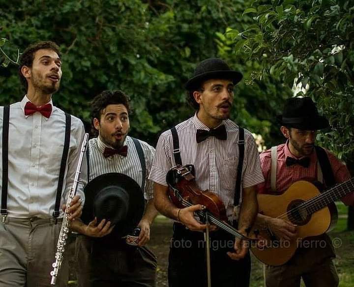 El Cuarteto del Amor hace delivery de serenatas curativas que mejoran la vida 