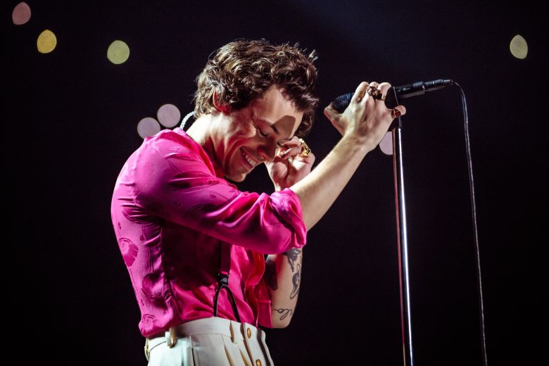 Harry Styles estrenó el video de “Late Night Talking” lleno de fantasías nocturnas