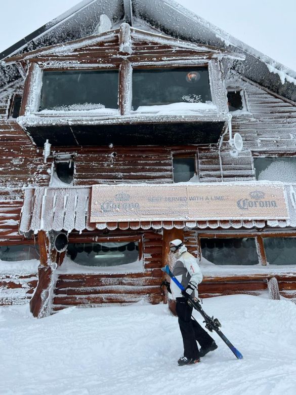 Desde Bariloche, una riocuartense que con su emprendimiento hotelero se vincula con el mundo