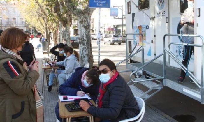 Más de cien personas concurrieron en un solo día al vacunatorio de plaza Roca