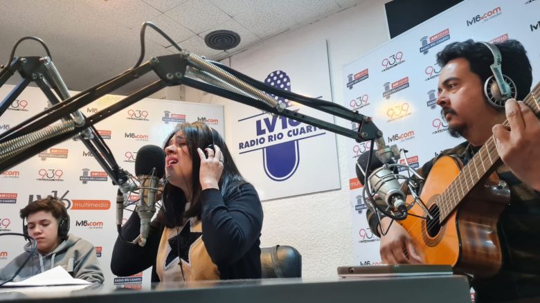 Lucila Romero en el acústico de La Mañana del Limón