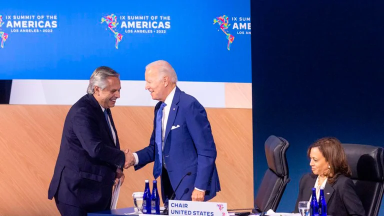 Joseph Biden postergó sin fecha su reunión bilateral con Alberto Fernández en Washington por su contagio de COVID-19