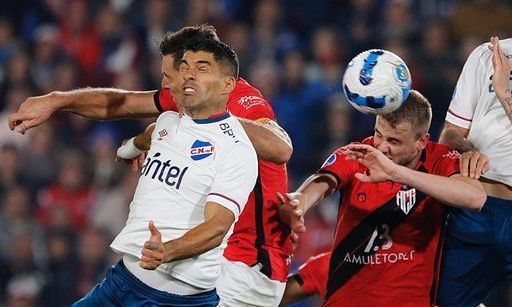 Luis Suárez debutó en Nacional pero no alcanzó