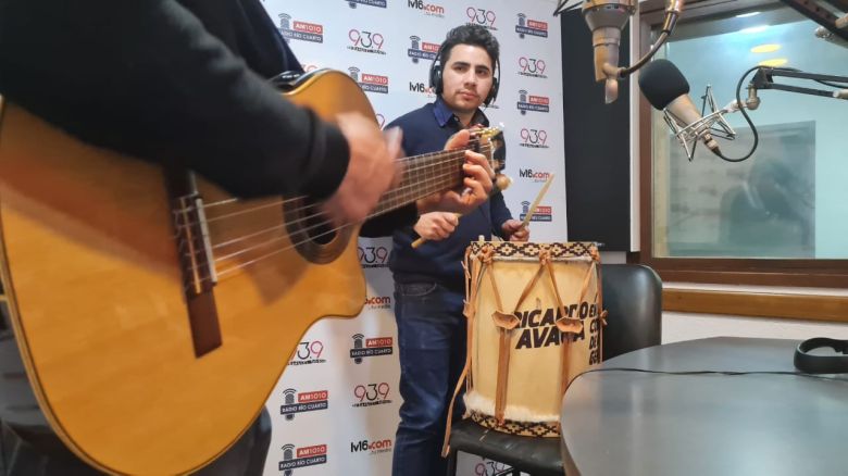 Ricardo Avaca en el acústico de los viernes