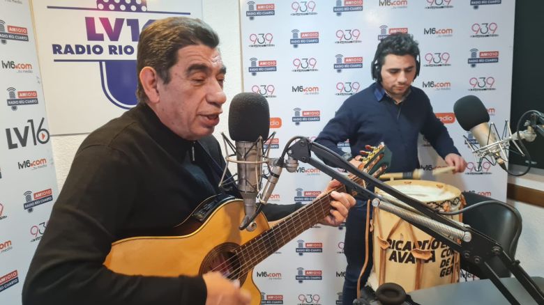 Ricardo Avaca en el acústico de los viernes