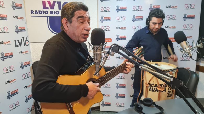 Ricardo Avaca en el acústico de los viernes