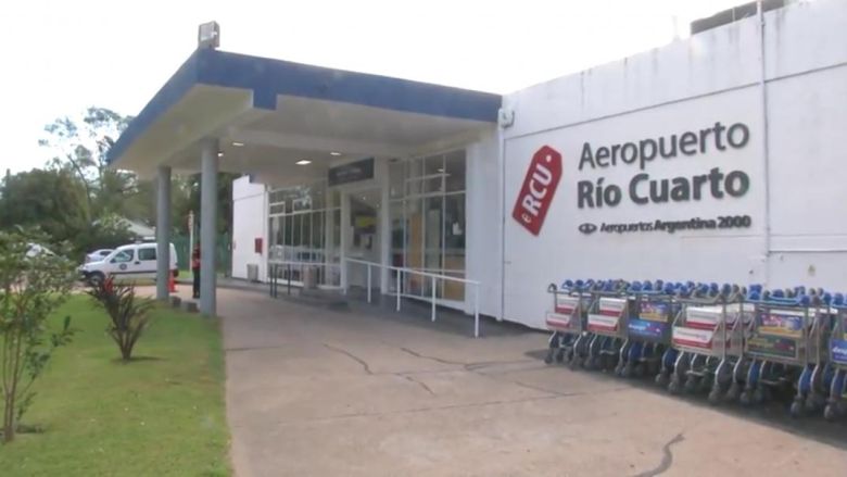 Paro de los trabajadores del aeropuerto por tiempo indeterminado 